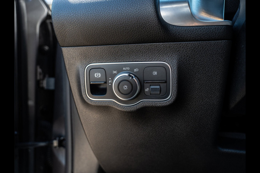 Mercedes-Benz Glb 180 d Premium | AMG-Line | Camera | Carplay
