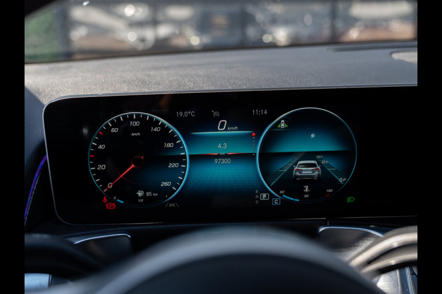Mercedes-Benz Glb 180 d Premium | AMG-Line | Camera | Carplay