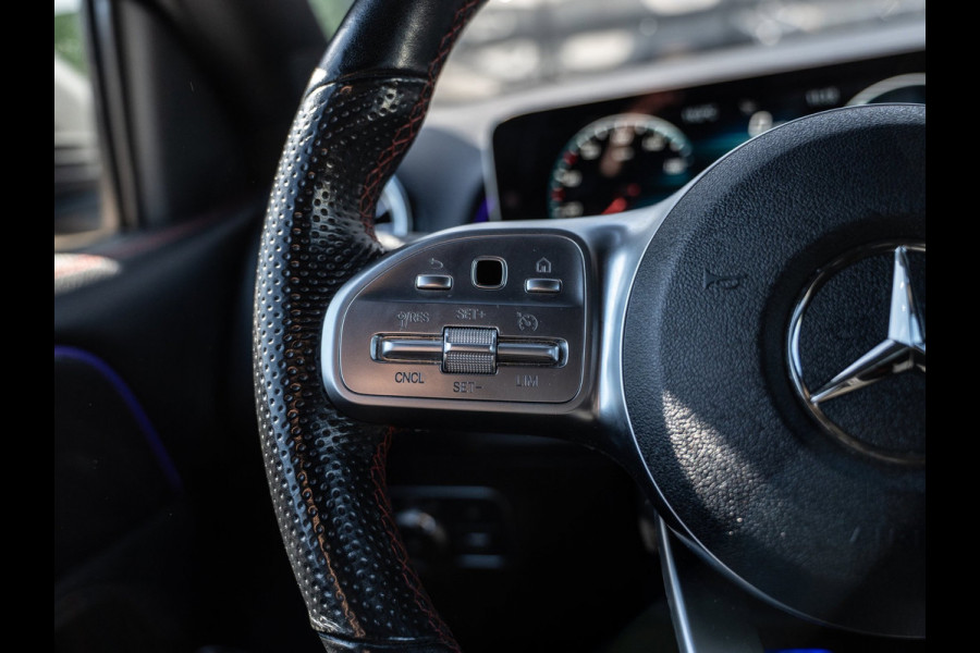 Mercedes-Benz Glb 180 d Premium | AMG-Line | Camera | Carplay