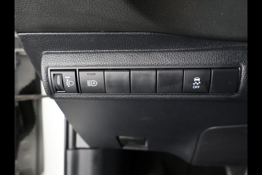 Toyota Corolla 1.8 Hybrid Comfort Bi-Tone . Adaptieve Cruise control . Apple CarPlay & AndroidAUTO . Camera