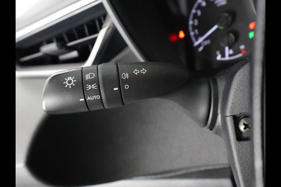 Toyota Corolla 1.8 Hybrid Comfort Bi-Tone . Adaptieve Cruise control . Apple CarPlay & AndroidAUTO . Camera