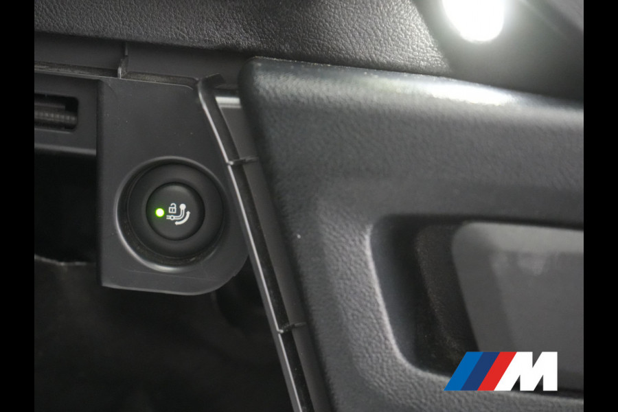 BMW X3 xDrive30e M Sport PHEV 293pk Dealer O.H. | Trekhaak Af Fabriek | Panodak | Head Up | 360 Camera | Adaptief Onderstel | Lederen Sportstoelen Memory & Verwarmd | Sfeerverlichting | Stuur Verwarmd | Keyless | Blis | Apple Carplay | Plug In Hybrid |