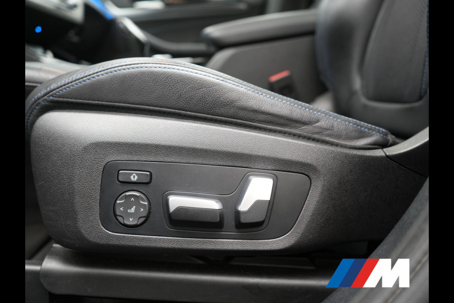 BMW X3 xDrive30e M Sport PHEV 293pk Dealer O.H. | Trekhaak Af Fabriek | Panodak | Head Up | 360 Camera | Adaptief Onderstel | Lederen Sportstoelen Memory & Verwarmd | Sfeerverlichting | Stuur Verwarmd | Keyless | Blis | Apple Carplay | Plug In Hybrid |