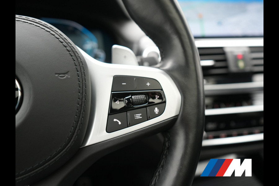BMW X3 xDrive30e M Sport PHEV 293pk Dealer O.H. | Trekhaak Af Fabriek | Panodak | Head Up | 360 Camera | Adaptief Onderstel | Lederen Sportstoelen Memory & Verwarmd | Sfeerverlichting | Stuur Verwarmd | Keyless | Blis | Apple Carplay | Plug In Hybrid |
