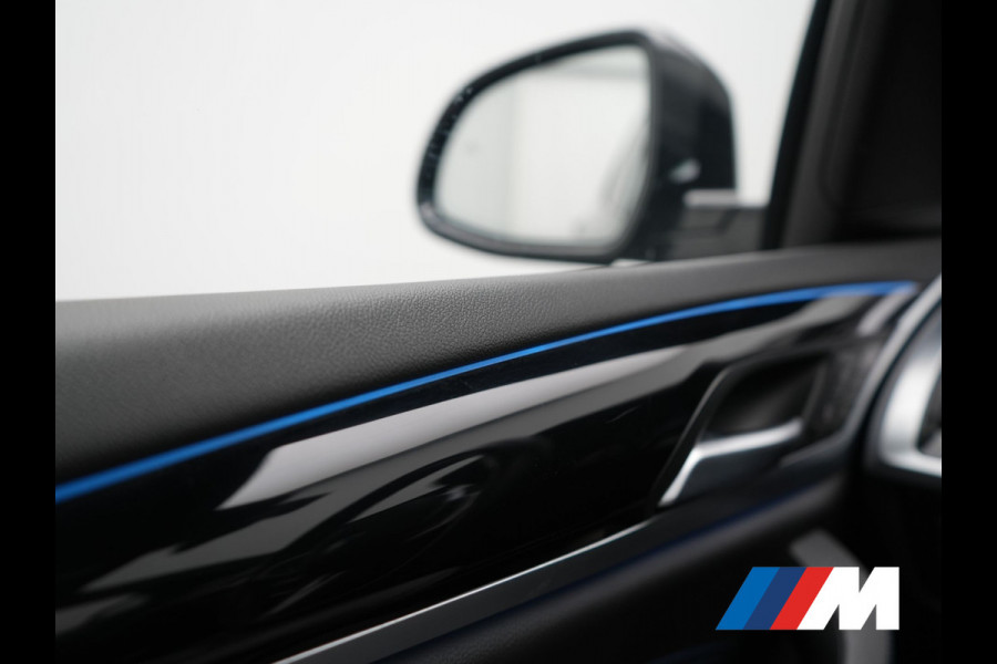 BMW X3 xDrive30e M Sport PHEV 293pk Dealer O.H. | Trekhaak Af Fabriek | Panodak | Head Up | 360 Camera | Adaptief Onderstel | Lederen Sportstoelen Memory & Verwarmd | Sfeerverlichting | Stuur Verwarmd | Keyless | Blis | Apple Carplay | Plug In Hybrid |