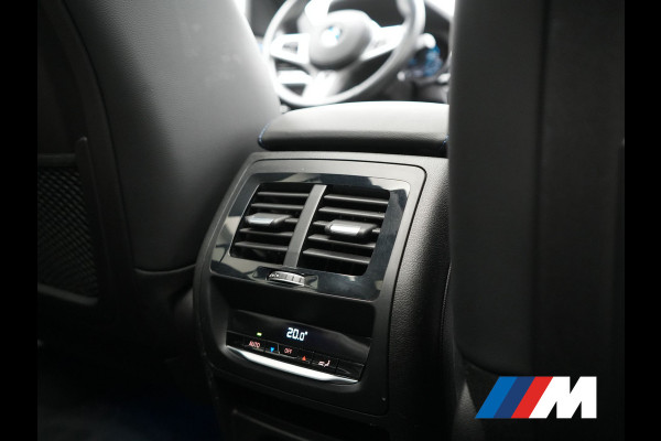 BMW X3 xDrive30e M Sport PHEV 293pk Dealer O.H. | Trekhaak Af Fabriek | Panodak | Head Up | 360 Camera | Adaptief Onderstel | Lederen Sportstoelen Memory & Verwarmd | Sfeerverlichting | Stuur Verwarmd | Keyless | Blis | Apple Carplay | Plug In Hybrid |
