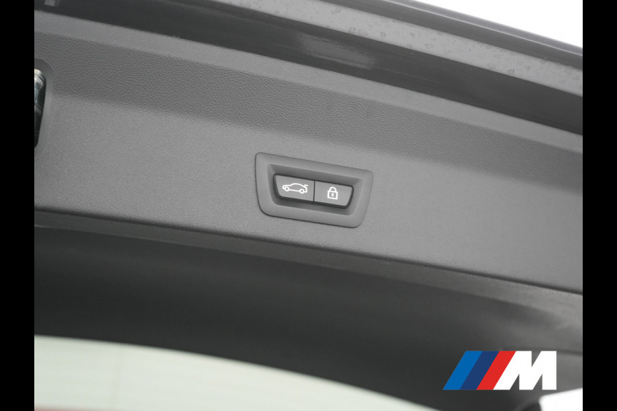 BMW X3 xDrive30e M Sport PHEV 293pk Dealer O.H. | Trekhaak Af Fabriek | Panodak | Head Up | 360 Camera | Adaptief Onderstel | Lederen Sportstoelen Memory & Verwarmd | Sfeerverlichting | Stuur Verwarmd | Keyless | Blis | Apple Carplay | Plug In Hybrid |