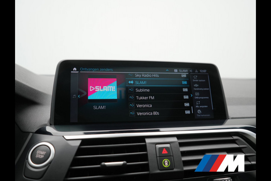 BMW X3 xDrive30e M Sport PHEV 293pk Dealer O.H. | Trekhaak Af Fabriek | Panodak | Head Up | 360 Camera | Adaptief Onderstel | Lederen Sportstoelen Memory & Verwarmd | Sfeerverlichting | Stuur Verwarmd | Keyless | Blis | Apple Carplay | Plug In Hybrid |