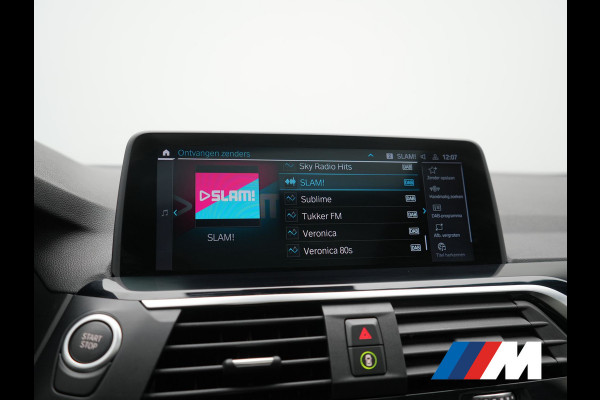 BMW X3 xDrive30e M Sport PHEV 293pk Dealer O.H. | Trekhaak Af Fabriek | Panodak | Head Up | 360 Camera | Adaptief Onderstel | Lederen Sportstoelen Memory & Verwarmd | Sfeerverlichting | Stuur Verwarmd | Keyless | Blis | Apple Carplay | Plug In Hybrid |