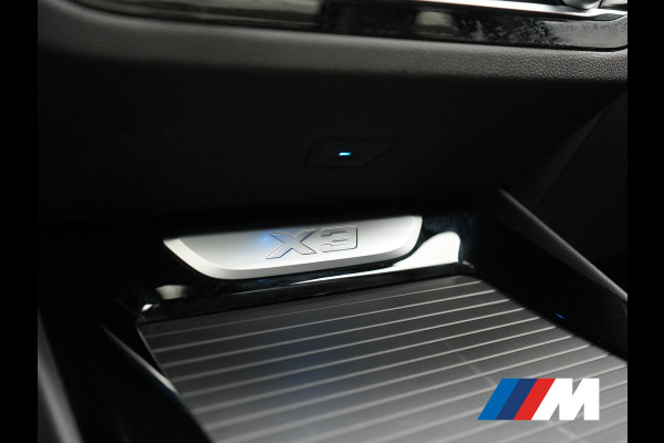 BMW X3 xDrive30e M Sport PHEV 293pk Dealer O.H. | Trekhaak Af Fabriek | Panodak | Head Up | 360 Camera | Adaptief Onderstel | Lederen Sportstoelen Memory & Verwarmd | Sfeerverlichting | Stuur Verwarmd | Keyless | Blis | Apple Carplay | Plug In Hybrid |