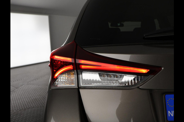 Toyota Auris Touring Sports 1.8 DYNAMIC NAVI DEALERAUTO GARANTIE 5-2028* CAMERA . TREKHAAK. KEYLESS START/STOP . CRUISE CONTROL