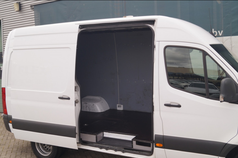 Mercedes-Benz Sprinter 516 CDI Automaat L2-H2 cat. N2 -2556kg laadvermogen-
