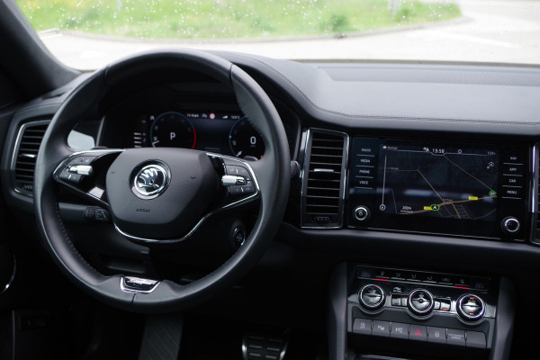 Škoda Kodiaq 1.5 TSI Business Laurin & Klement 7p, Trekhaak, Panoramadak, Canton Sound, 4 x Stoelverwarming
