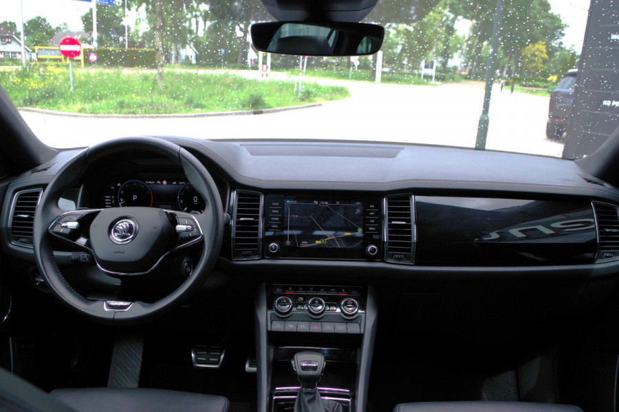 Škoda Kodiaq 1.5 TSI Business Laurin & Klement 7p, Trekhaak, Panoramadak, Canton Sound, 4 x Stoelverwarming