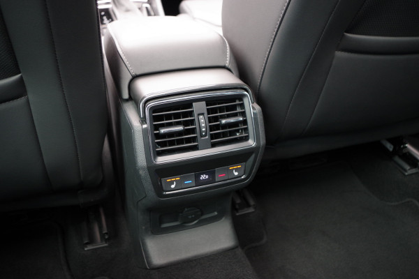 Škoda Kodiaq 1.5 TSI Business Laurin & Klement 7p, Trekhaak, Panoramadak, Canton Sound, 4 x Stoelverwarming
