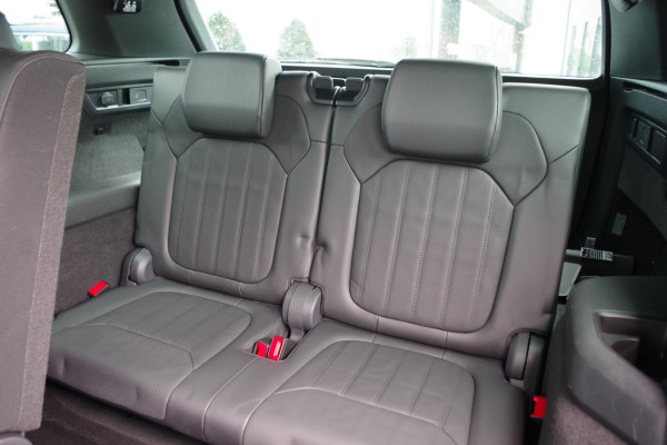 Škoda Kodiaq 1.5 TSI Business Laurin & Klement 7p, Trekhaak, Panoramadak, Canton Sound, 4 x Stoelverwarming