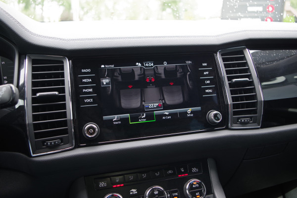 Škoda Kodiaq 1.5 TSI Business Laurin & Klement 7p, Trekhaak, Panoramadak, Canton Sound, 4 x Stoelverwarming