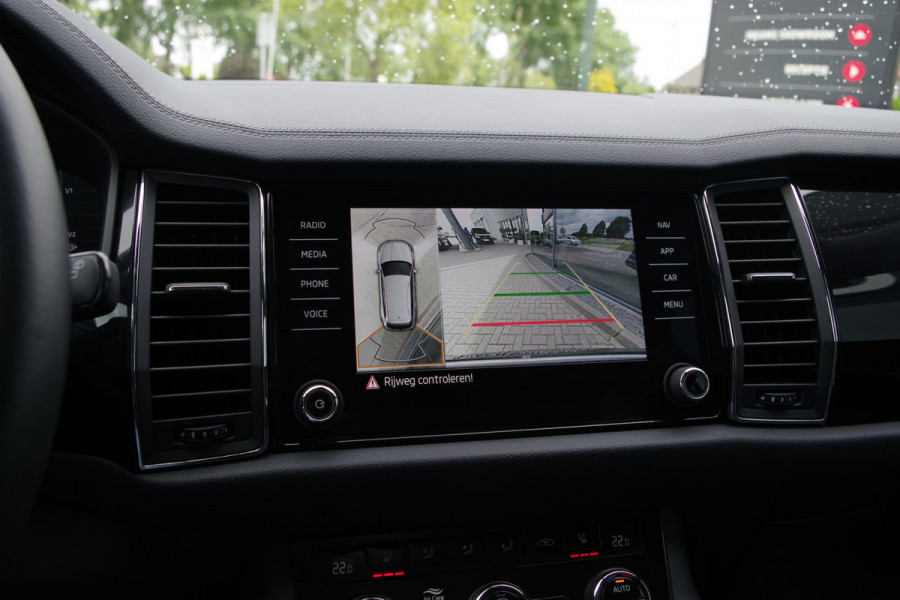 Škoda Kodiaq 1.5 TSI Business Laurin & Klement 7p, Trekhaak, Panoramadak, Canton Sound, 4 x Stoelverwarming