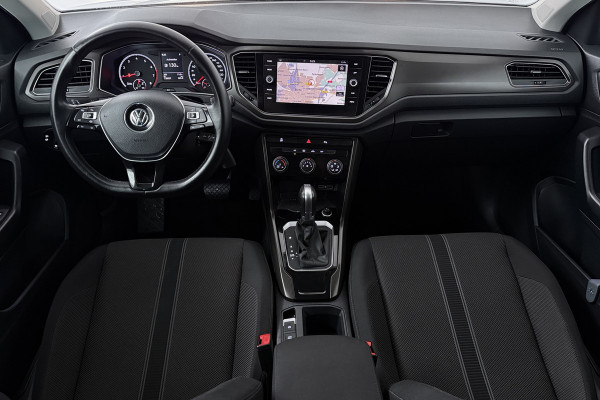 Volkswagen T-Roc 1.5 TSI Style Automaat (NAVIGATIE, PARKEERSENSOREN, CARPLAY, STUURBEDIENING)