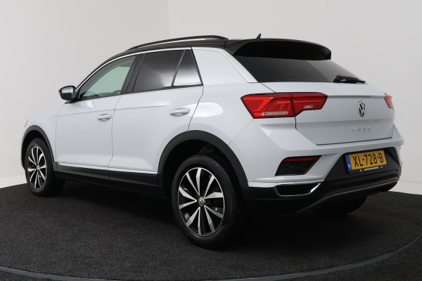Volkswagen T-Roc 1.5 TSI Style Automaat (NAVIGATIE, PARKEERSENSOREN, CARPLAY, STUURBEDIENING)