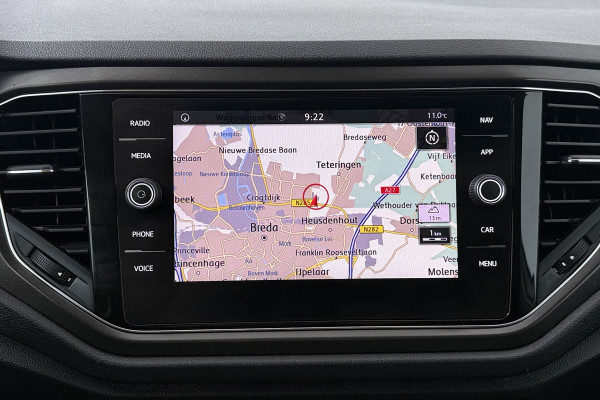 Volkswagen T-Roc 1.5 TSI Style Automaat (NAVIGATIE, PARKEERSENSOREN, CARPLAY, STUURBEDIENING)