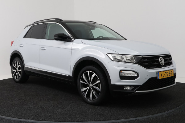 Volkswagen T-Roc 1.5 TSI Style Automaat (NAVIGATIE, PARKEERSENSOREN, CARPLAY, STUURBEDIENING)