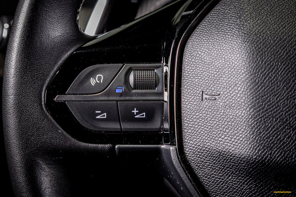 Peugeot 2008 1.2 Hybrid 136 Allure|ACC|Achteruitrijcamera