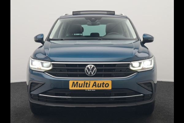Volkswagen Tiguan 1.4 TSI eHybrid Active PHEV 245pk Dealer O.H. | Trekhaak Af Fabriek | Panodak | Adaptive Cruise | Camera | Voorstoelen Verwarmd | IQ Light | Sfeerverlichting | Stuur Verwarmd | Keyless | Blis | Apple Carplay | Plug In Hybrid |