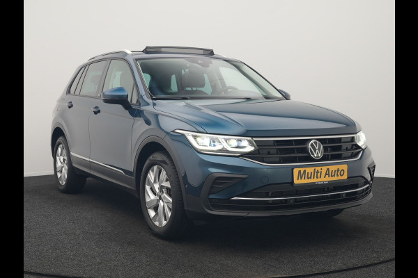 Volkswagen Tiguan 1.4 TSI eHybrid Active PHEV 245pk Dealer O.H. | Trekhaak Af Fabriek | Panodak | Adaptive Cruise | Camera | Voorstoelen Verwarmd | IQ Light | Sfeerverlichting | Stuur Verwarmd | Keyless | Blis | Apple Carplay | Plug In Hybrid |