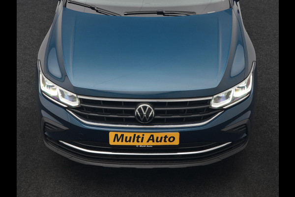 Volkswagen Tiguan 1.4 TSI eHybrid Active PHEV 245pk Dealer O.H. | Trekhaak Af Fabriek | Panodak | Adaptive Cruise | Camera | Voorstoelen Verwarmd | IQ Light | Sfeerverlichting | Stuur Verwarmd | Keyless | Blis | Apple Carplay | Plug In Hybrid |