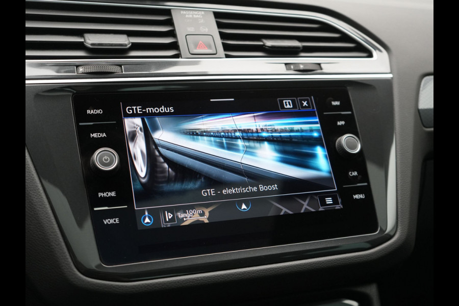Volkswagen Tiguan 1.4 TSI eHybrid Active PHEV 245pk Dealer O.H. | Trekhaak Af Fabriek | Panodak | Adaptive Cruise | Camera | Voorstoelen Verwarmd | IQ Light | Sfeerverlichting | Stuur Verwarmd | Keyless | Blis | Apple Carplay | Plug In Hybrid |