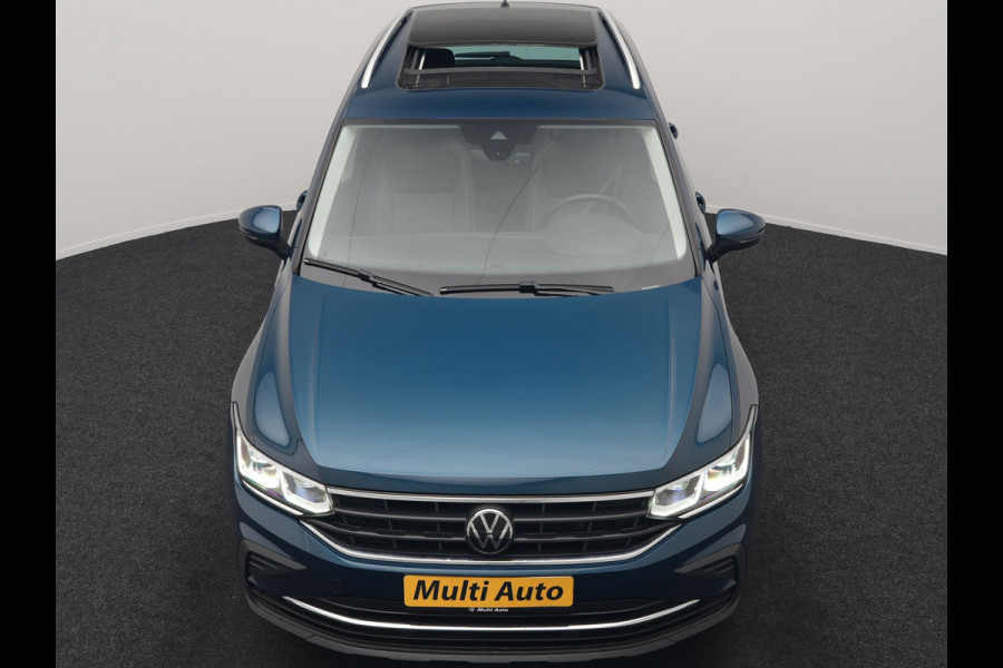 Volkswagen Tiguan 1.4 TSI eHybrid Active PHEV 245pk Dealer O.H. | Trekhaak Af Fabriek | Panodak | Adaptive Cruise | Camera | Voorstoelen Verwarmd | IQ Light | Sfeerverlichting | Stuur Verwarmd | Keyless | Blis | Apple Carplay | Plug In Hybrid |