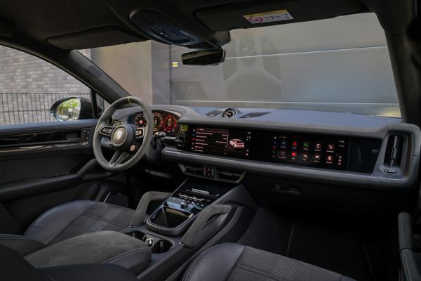 Porsche Cayenne Coupé 4.0 Turbo E-Hybrid GT | NAP! | TECHART | LICHTGEWICHT PAKKET | BURMESTER | 4WIELSTUURING | HUD | KERAMISCH |