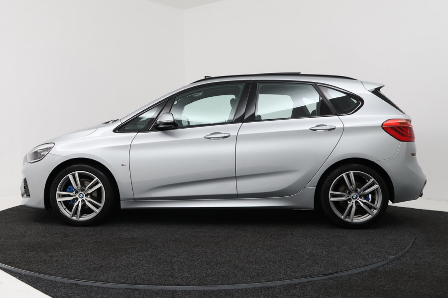BMW 2 Serie Active Tourer 218i Executive Launch Edition M-Sport (M-PAKKET, PANORAMADAK, CAMERA, LED, PDC, DEALER ONDERHOUDEN)