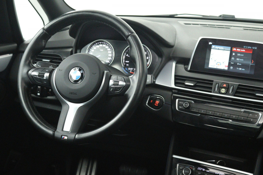 BMW 2 Serie Active Tourer 218i Executive Launch Edition M-Sport (M-PAKKET, PANORAMADAK, CAMERA, LED, PDC, DEALER ONDERHOUDEN)