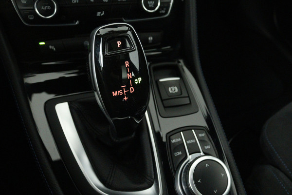 BMW 2 Serie Active Tourer 218i Executive Launch Edition M-Sport (M-PAKKET, PANORAMADAK, CAMERA, LED, PDC, DEALER ONDERHOUDEN)