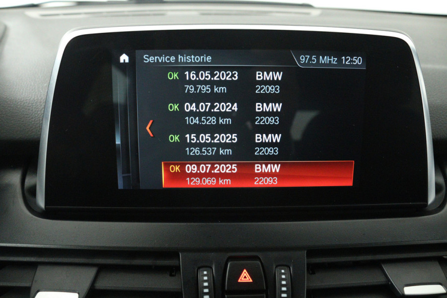 BMW 2 Serie Active Tourer 218i Executive Launch Edition M-Sport (M-PAKKET, PANORAMADAK, CAMERA, LED, PDC, DEALER ONDERHOUDEN)