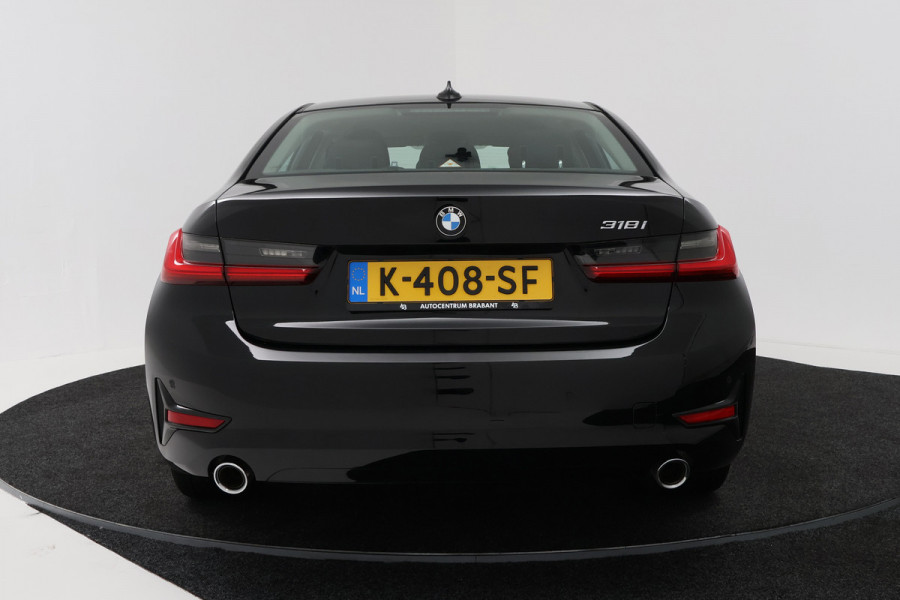 BMW 3 Serie 318i Executive Edition (NAVIGATIE, CARPLAY, LED, DEALER ONDERHOUDEN)