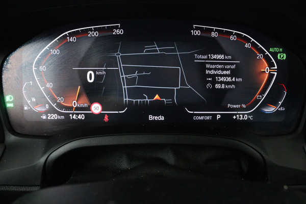 BMW 3 Serie 318i Executive Edition (NAVIGATIE, CARPLAY, LED, DEALER ONDERHOUDEN)