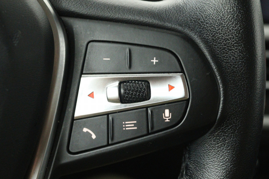 BMW 3 Serie 318i Executive Edition (NAVIGATIE, CARPLAY, LED, DEALER ONDERHOUDEN)