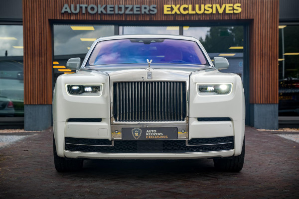 Rolls-Royce Phantom 6.7 V12 Starlight Headliner Rear Theatre Individual Rear Seats 22-Inch Polished Wheels