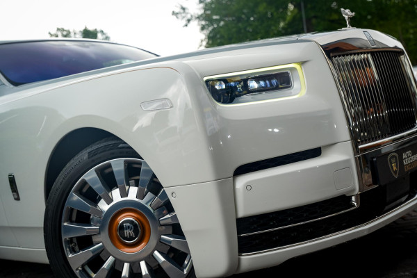 Rolls-Royce Phantom 6.7 V12 Starlight Headliner Rear Theatre Individual Rear Seats 22-Inch Polished Wheels