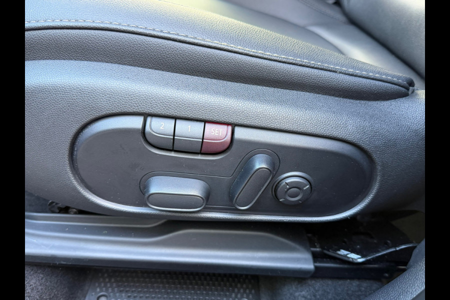 MINI Countryman 1.5 Cooper S E ALL4 Black Edition 220 Pk | Navigatie | Cruise | Camera | Clima | Voll Leder | Led.