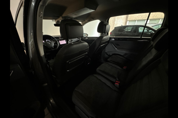 Volkswagen Touran 1.5 TSI Highline Business 7p Trekhaak|Camera