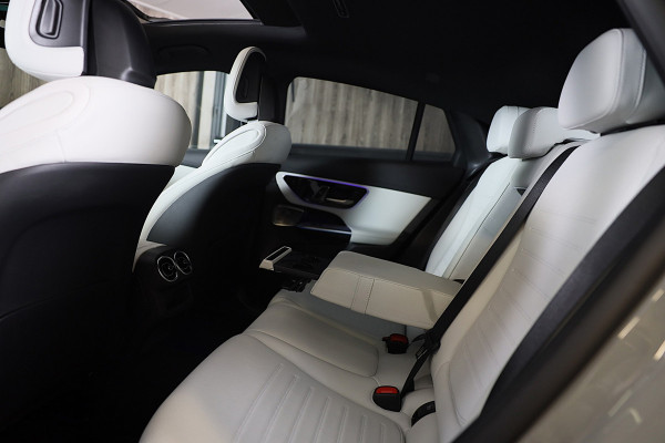 Mercedes-Benz GLC Coupé 300e 4MATIC AMG 63 Look / Head Up / Memory / Open Pano / 360 Camera / Acc / Trekhaak / Led / 20 Inc