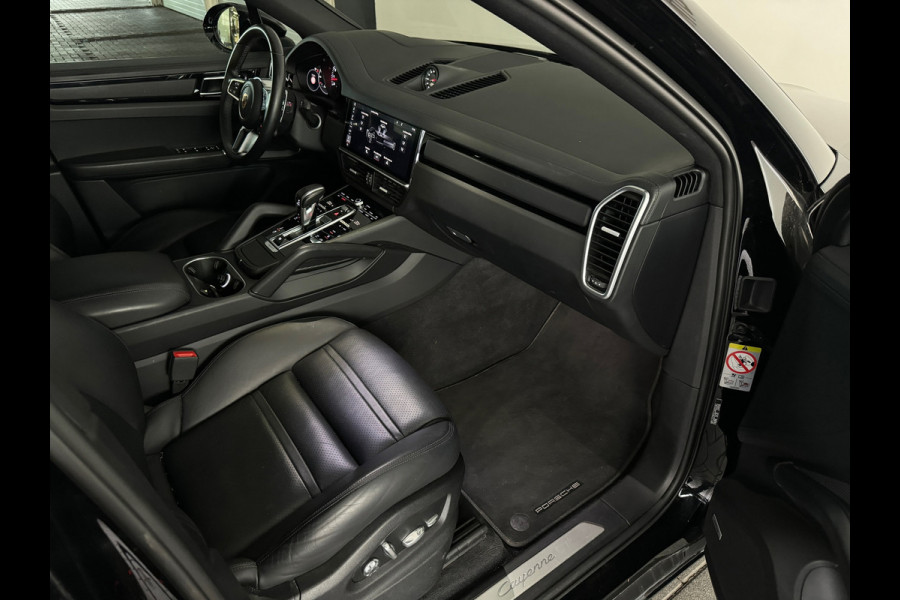 Porsche Cayenne Coupé 3.0 Pano|Sportuitlaat|Chrono|Luchtvering