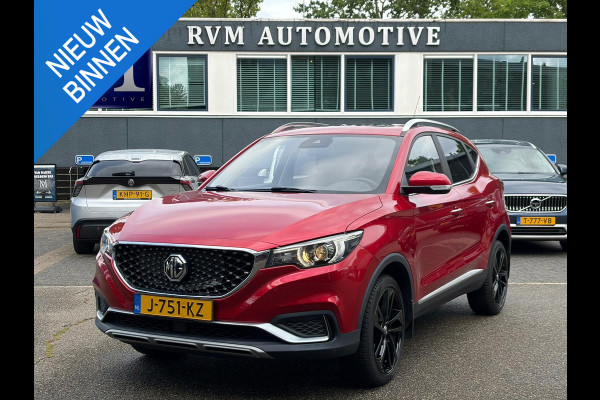 MG Mg Zs EV Luxury 45 kWh SOH 94% | ORIGINEEL NL AUTO | KEURIG NETJES ONDERHOUDEN | 18 INCH VELGEN + ALL SEASON BANDEN | PANO | LEER | STOELVERWARMING | FULL OPTIONS | RIJKLAAR PRIJS MET 12 MND BOVAG GARANTIE