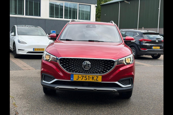 MG Mg Zs EV Luxury 45 kWh SOH 94% | ORIGINEEL NL AUTO | KEURIG NETJES ONDERHOUDEN | 18 INCH VELGEN + ALL SEASON BANDEN | PANO | LEER | STOELVERWARMING | FULL OPTIONS | RIJKLAAR PRIJS MET 12 MND BOVAG GARANTIE