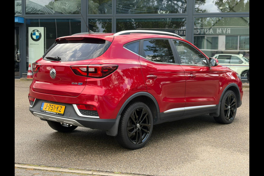 MG Mg Zs EV Luxury 45 kWh SOH 94% | ORIGINEEL NL AUTO | KEURIG NETJES ONDERHOUDEN | 18 INCH VELGEN + ALL SEASON BANDEN | PANO | LEER | STOELVERWARMING | FULL OPTIONS | RIJKLAAR PRIJS MET 12 MND BOVAG GARANTIE