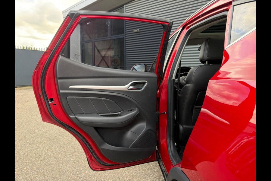 MG Mg Zs EV Luxury 45 kWh SOH 94% | ORIGINEEL NL AUTO | KEURIG NETJES ONDERHOUDEN | 18 INCH VELGEN + ALL SEASON BANDEN | PANO | LEER | STOELVERWARMING | FULL OPTIONS | RIJKLAAR PRIJS MET 12 MND BOVAG GARANTIE